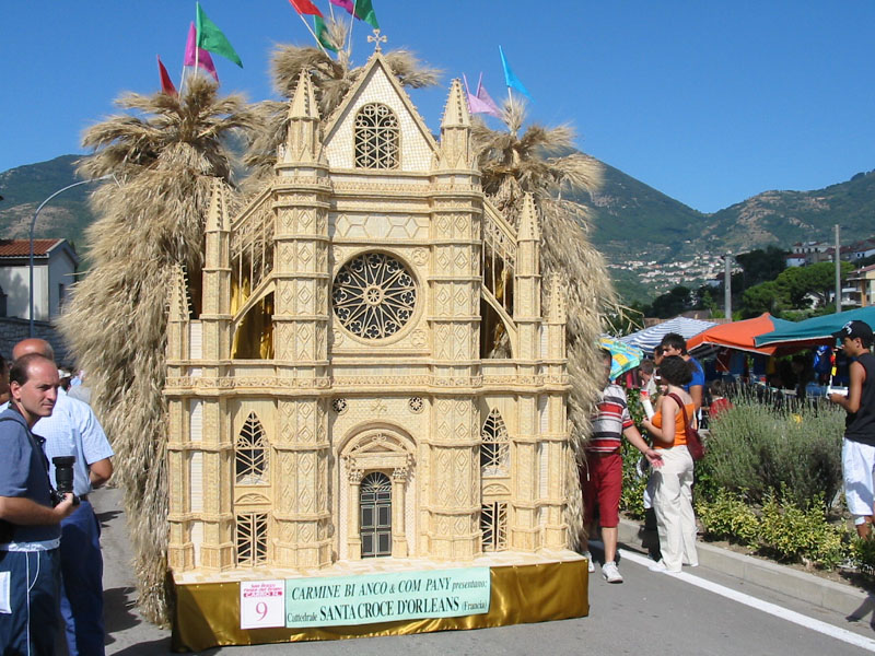 Foglianise_festa_del_grano_-_cattedrale_di_Santa_Croce_d’Orleans